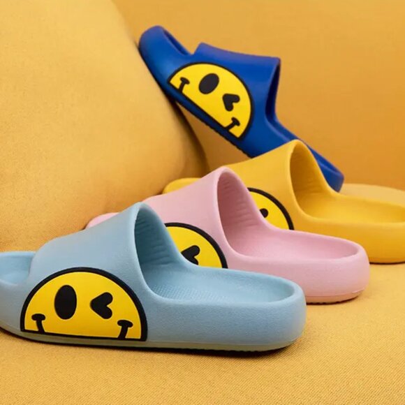 Kids' Blue Smiley Cushion Slides, Light, Non-Slip (Toddler & Big Kid) - Picture 5 of 5